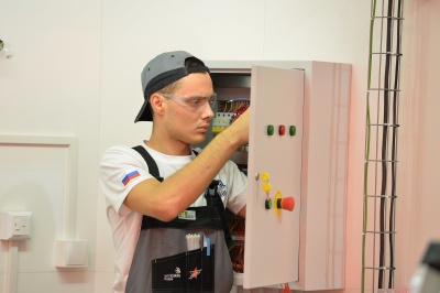 Серебряный призер международного чемпионата профессионального мастерства WorldSkills стал сотрудником СУЭНКО Серебряный призер международного чемпионата профессионального мастерства WorldSkills стал сотрудником СУЭНКО
